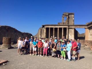 Group of alumni on trip to Italy