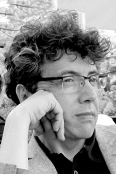Professor Gustavo Crembil